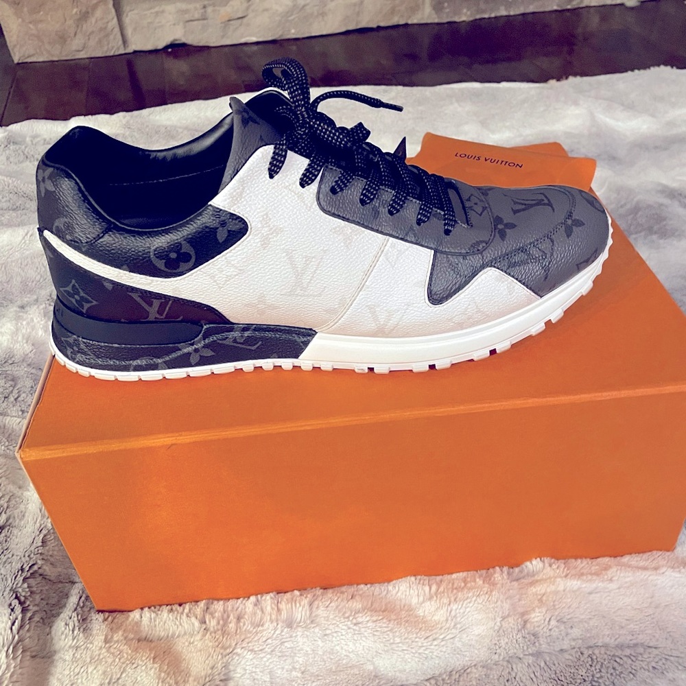 ***AUTHENTIC*** Louis Vuitton Run Away sneakers
